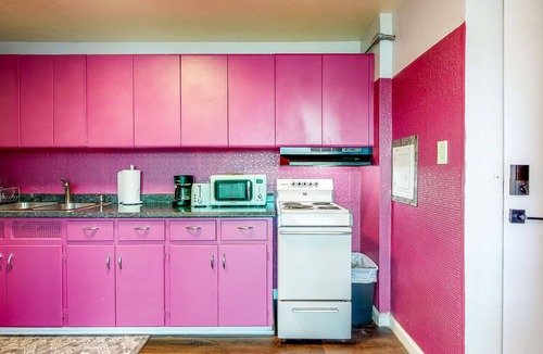 Mishawaka Apartment | Bright apartment with well-equipped kitchen