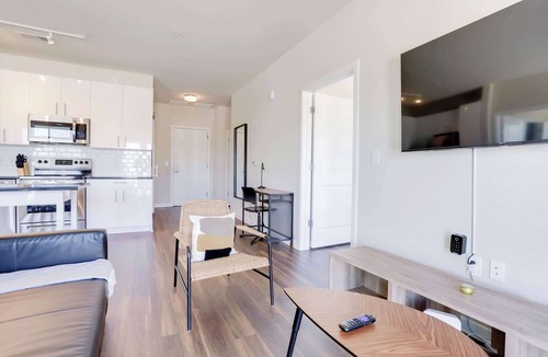 Groveton Apartment | Bright Apt W Den | Gym & Easy DC Access