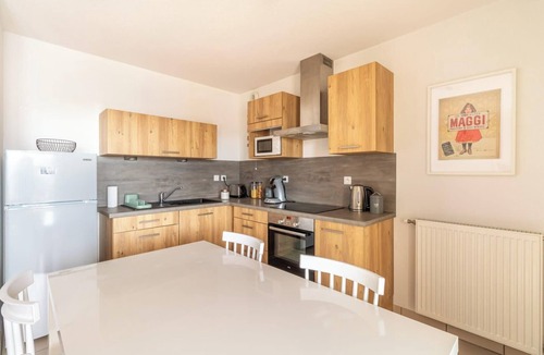 Saint Michel Apartment | Bright apt with furnished balcony, Toulouse.