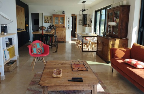 Mondragon House | Bright architect-designed house with breathtaking views and swimming pool