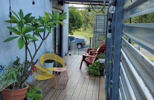 Cottonwood Shores House | Bright Artsy Modern & Spacious 2bdrm/2bath - Lake nearby & pet-friendly!