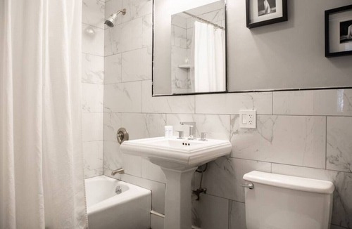 Back Bay Apartment | Bright Back Bay Studio