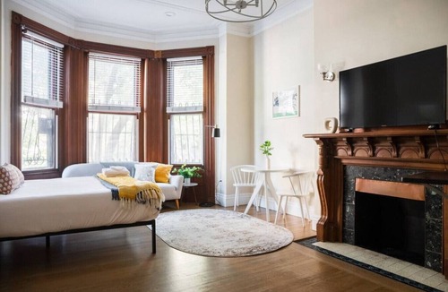 Back Bay Apartment | Bright Back Bay Studio