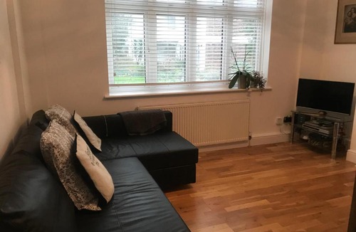 Nightingale Apartment | Bright Balham Apartment