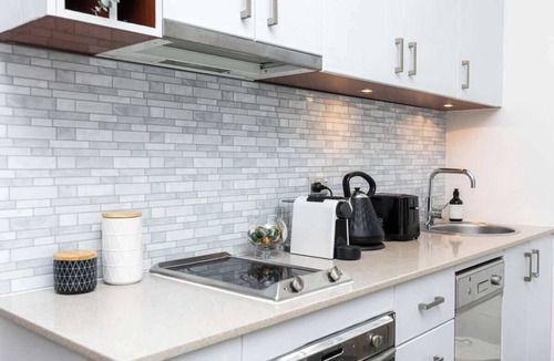 North Bondi Apartment | Bright beachfront studio with terrace & aircon