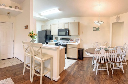 Garden City Condo | Bright & Beachy 2bd/2ba 3rd floor condo with pool. 5 min drive to the beach