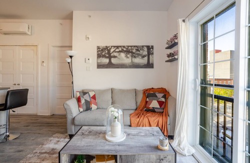 Griffintown Apartment | Bright & Beautiful 3 Bedroom in Griffintown