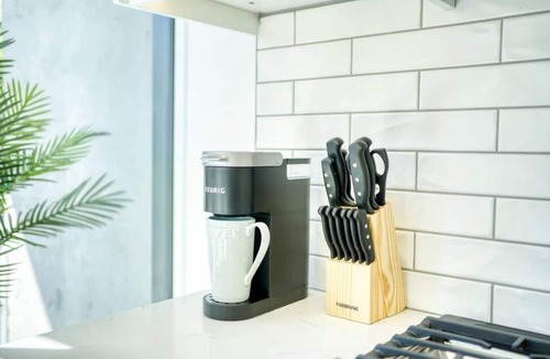 Kensington Condo | Bright & Beautiful Condo with Walkout Patio