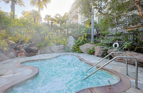 Townsite Condo | Bright & Beautiful Ocean View 2BR Cottage with Stunning Upgrades