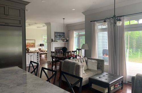 Novar Cottage | Bright, beautifully renovated lake-front cottage just north of Huntsville.
