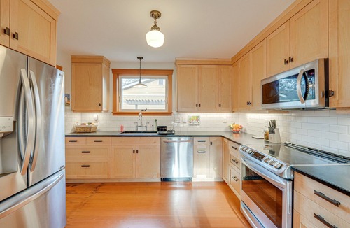 Columbia House | Bright Bellingham Home w/Fire Pit: 1 Mi to Beach!