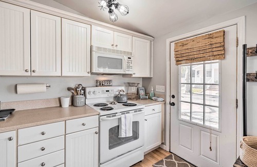 Lake Como Cottage | Bright Belmar Cottage < Half Mi to Boardwalk!