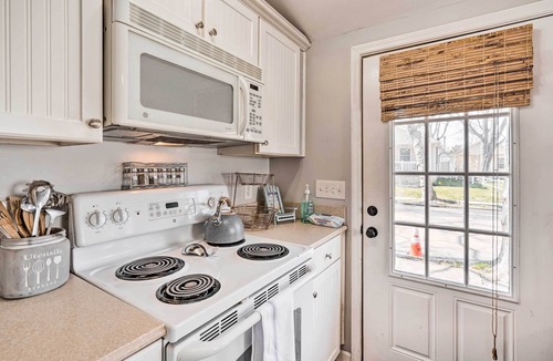 Lake Como Cottage | Bright Belmar Cottage < Half Mi to Boardwalk!