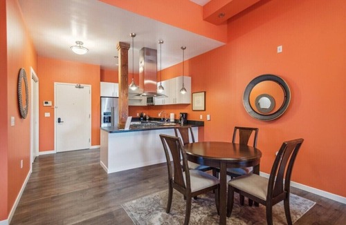 Belmont Hotel | Bright & Bold 2BR/2BA w/Vaulted Ceilings + Laundry