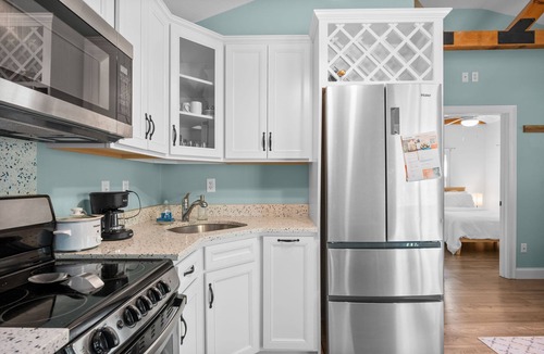 East Sandwich House | Bright Cape Cod Cottage, Half Mile to Beach