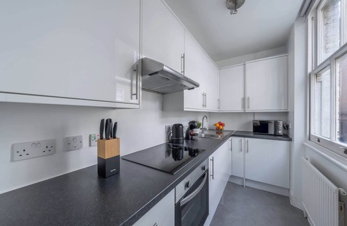 Fitzrovia Apartment | Bright Central 1BR 1BA steps from Oxford Street
