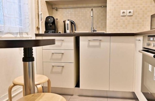 Saint-Lambert Apartment | Bright, central Haussmann apartment