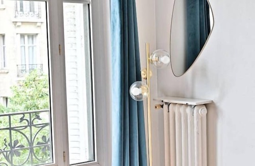 Saint-Lambert Apartment | Bright, central Haussmann apartment