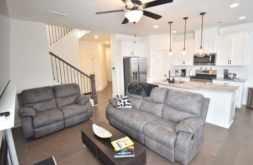 Winder House | Bright, charming, modern townhouse in Winder