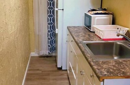 Worcester Apartment | Bright Charming/Netflix/Rokunn