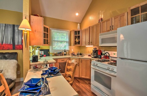 Western Branch North Cottage | Bright Chesapeake Home Near Shopping & Dining