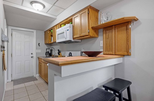 Manchester Apartment | Bright & Chic 1st Flr Studio - Short-Midterm Stays