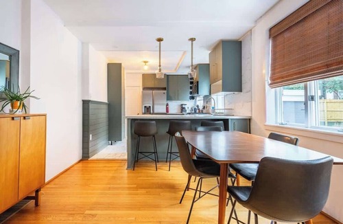 Wilmington Apartment | Bright, clean spacious 2 BR apt off street parking