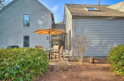 Mews Village Apartment | Bright, Coastal Mashpee Condo Near the Commons