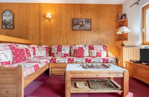 La Perriere Apartment | Bright Cocoon With Balcony And View On The Valley