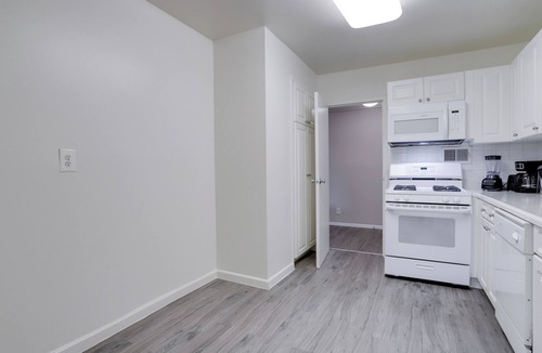 Crystal City Apartment | Bright Comfort in DC Apts