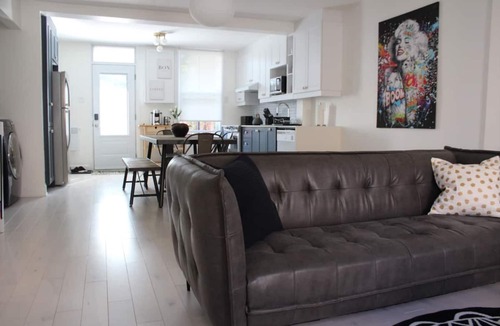 Villeray House | Bright & Comfortable 2BR Free Private Parking Montreal