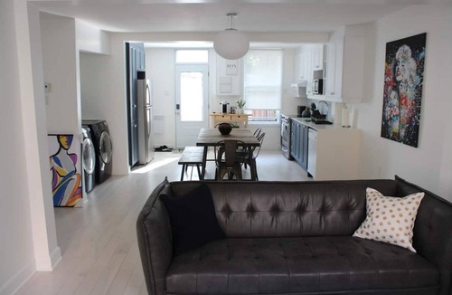 Villeray House | Bright & Comfortable 2BR Free Private Parking Montreal