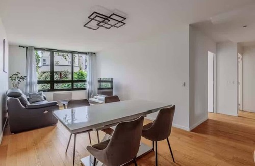 Quartier de la Folie-Mericourt Apartment | Bright & Comfortable 2BR near Le Marais - Paris 11