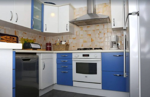 Avignon City Centre Apartment | Bright, comfortable apartment in old house