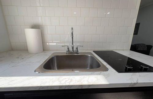 Turner Park House | Bright & Comfortable Bungalow!