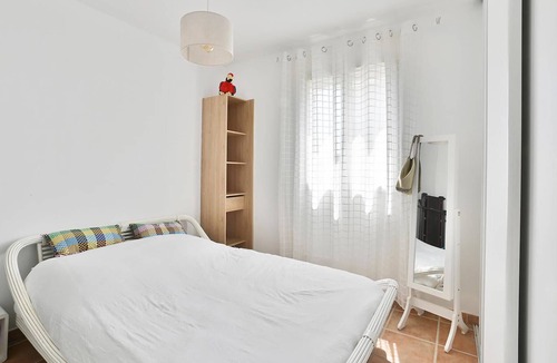 Sorgues House | Bright, comfortable cottage with whirlpool.