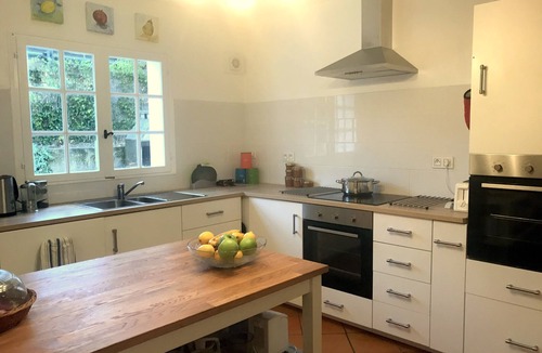 Limoux Villa | Bright comfortable Limoux Villa. Private Garden, Modern kitchen, Strong Wifi