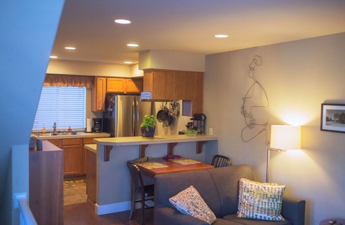 Old Ballard House | Bright, comfy 1-bedroom townhome in Ballard, Seattle perfect for your getaway