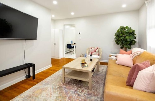 White Plains House | Bright&Comfy 2bed/1ba in quiet White Plains duplex