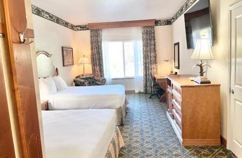 Zermatt Apartment | Bright & Comfy Double Queen Suite at Zermatt - 206