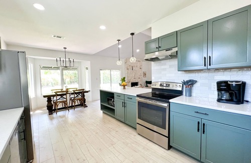 Round Rock House | Bright & Comfy home near Old Downtown Round Rock