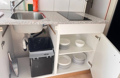 Uster District Apartment | Bright, comfy, industrial looking