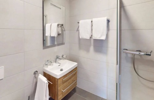 Nyon Apartment | Bright & Contemporary 2-Bed, 2-Bath Apartment in Nyon