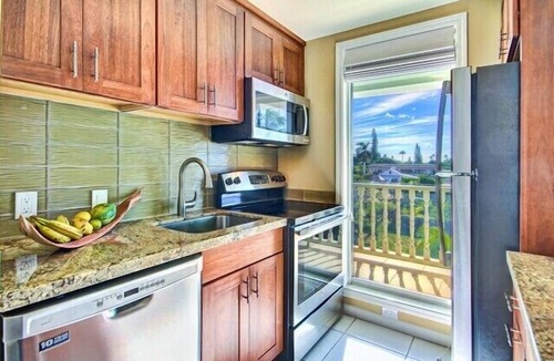 Historic Lahaina Front Street Condo | Bright Corner Oceanfront Unit with Stunning Sunsets