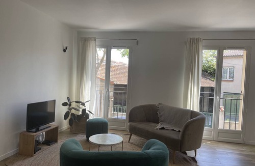 Lambesc Apartment | Bright & Cosy 2-Bed Apartment