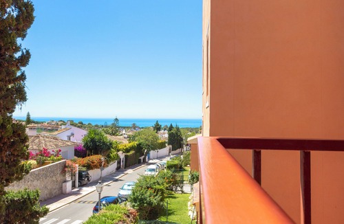 Urbanizacion Hacienda las Chapas Apartment | Bright Cosy Penthouse With 4 Big swimming-Pool and Garage, Elevator, Wi-Fi 🌞