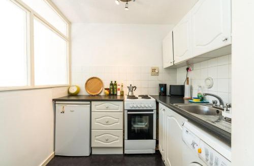 St. Pancras and Somers Town House | Bright & Cosy Studio Close to Central London