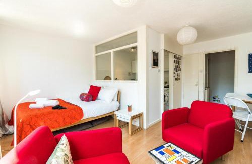 St. Pancras and Somers Town House | Bright & Cosy Studio Close to Central London