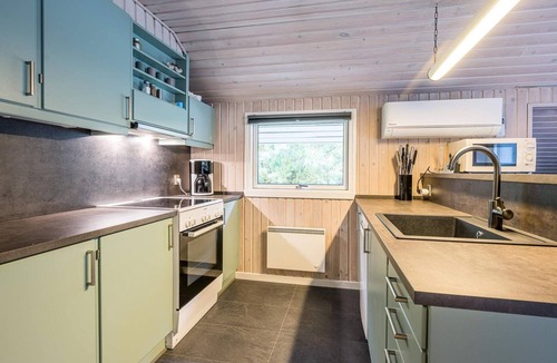 Houstrup House | Bright Cottage with Covered Terrace-By Traum