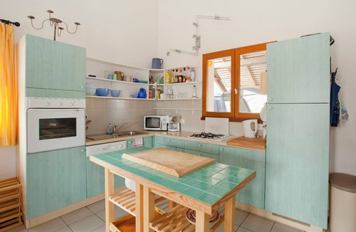Andressac House | Bright country house with open kitchen
